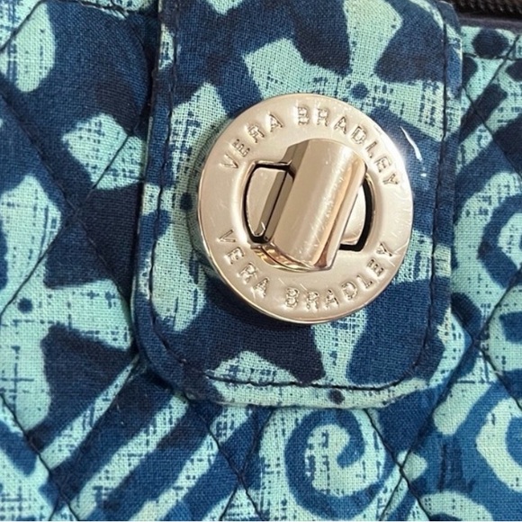 VERA BRADLEY Blue Pattered RFID Turnlock Wallet - Picture 5 of 7